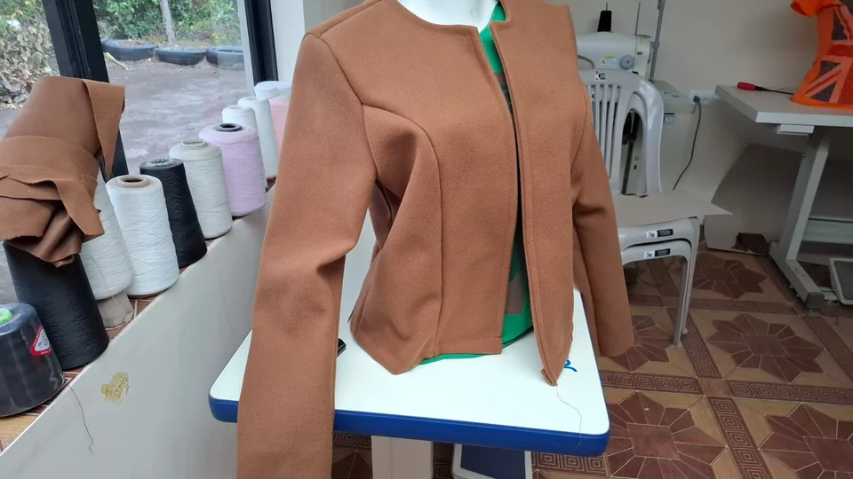 Chaquetas y buzos hechos para ti.